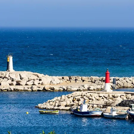 Marina With Sea Views, Pool And Parking