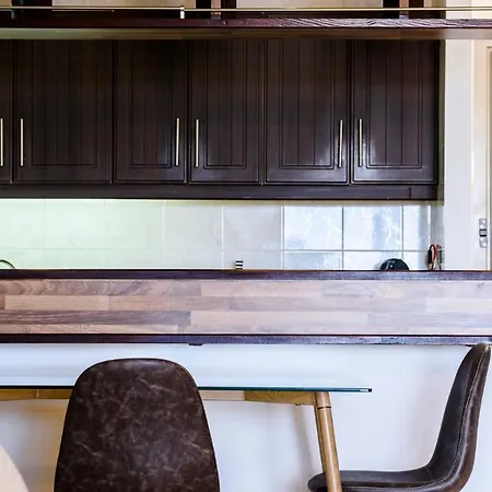 Marina With Sea Views, Pool And Parking