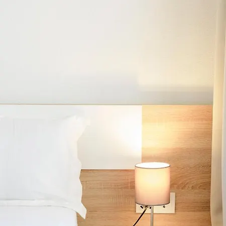 Marina With Sea Views, Pool And Parking Estepona