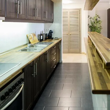 Marina With Sea Views, Pool And Parking Estepona