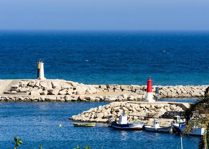 Marina With Sea Views, Pool And Parking