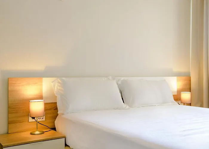 Апартаменты Marina With Sea Views, Pool And Parking