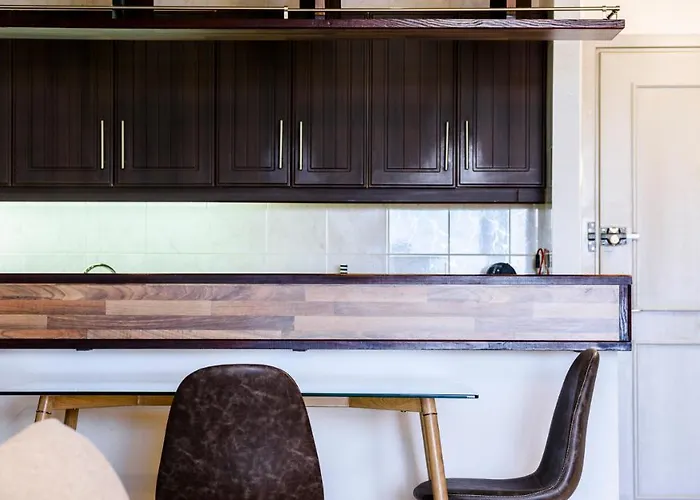 Marina With Sea Views, Pool And Parking