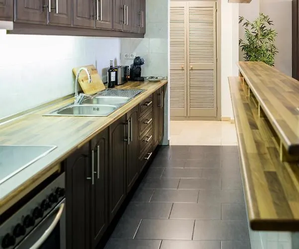 Marina With Sea Views, Pool And Parking Эстепона