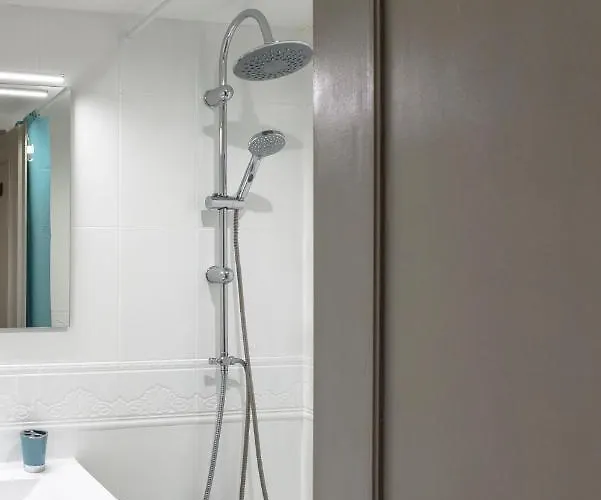 Апартаменты Marina With Sea Views, Pool And Parking *