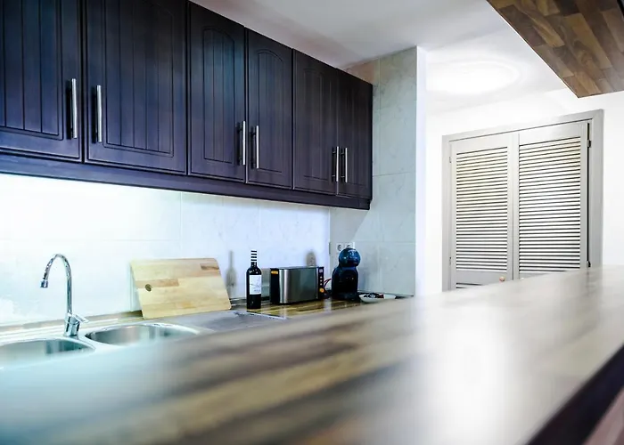 Апартаменты Marina With Sea Views, Pool And Parking *