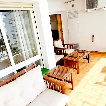 Marina With Sea Views, Pool And Parking Appartement *