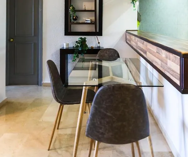 Marina With Sea Views, Pool And Parking Appartement *