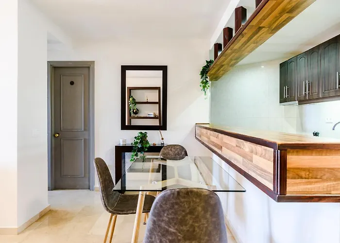 Marina With Sea Views, Pool And Parking Appartement *