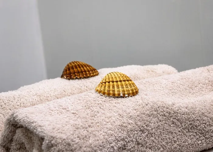 Marina With Sea Views, Pool And Parking Estepona