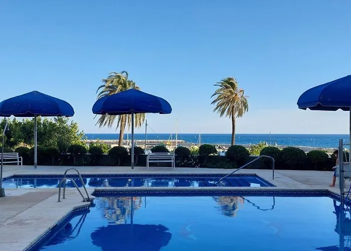 Marina With Sea Views, Pool And Parking Appartement